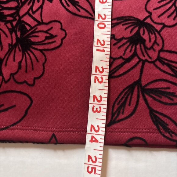 New Roz & Ali Red & Black Floral Skirt Size Large Holiday Party - Picture 6 of 7